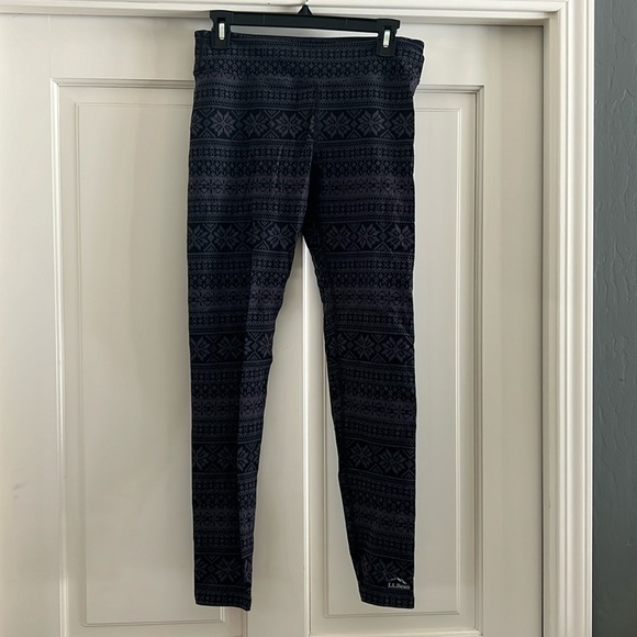 L.L. Bean Pants - L. L. Bean black & grey winter patterned leggings